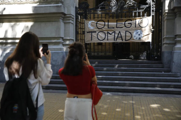Conflicto: tras casi 48 horas, levantaron la toma en el Colegio Nacional de Buenos Aires
