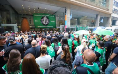 ATE protestó en la Superintendencia de Salud ante el intento de vaciamiento y las denuncias por corrupción