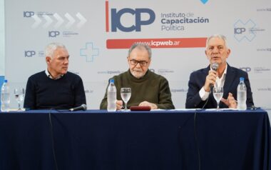 Alak y Cagliardi encabezaron una capacitación sobre las transformaciones del orden global