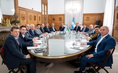 El Gobierno Nacional y Río Negro firmaron convenios para delegar la gestión y habilitar la inversión privada en el Tren del Valle y en rutas nacionales